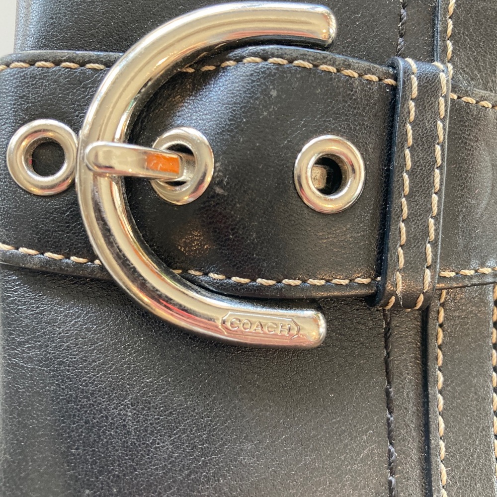 Coach women’s trifold wallet - Picture 4 of 4